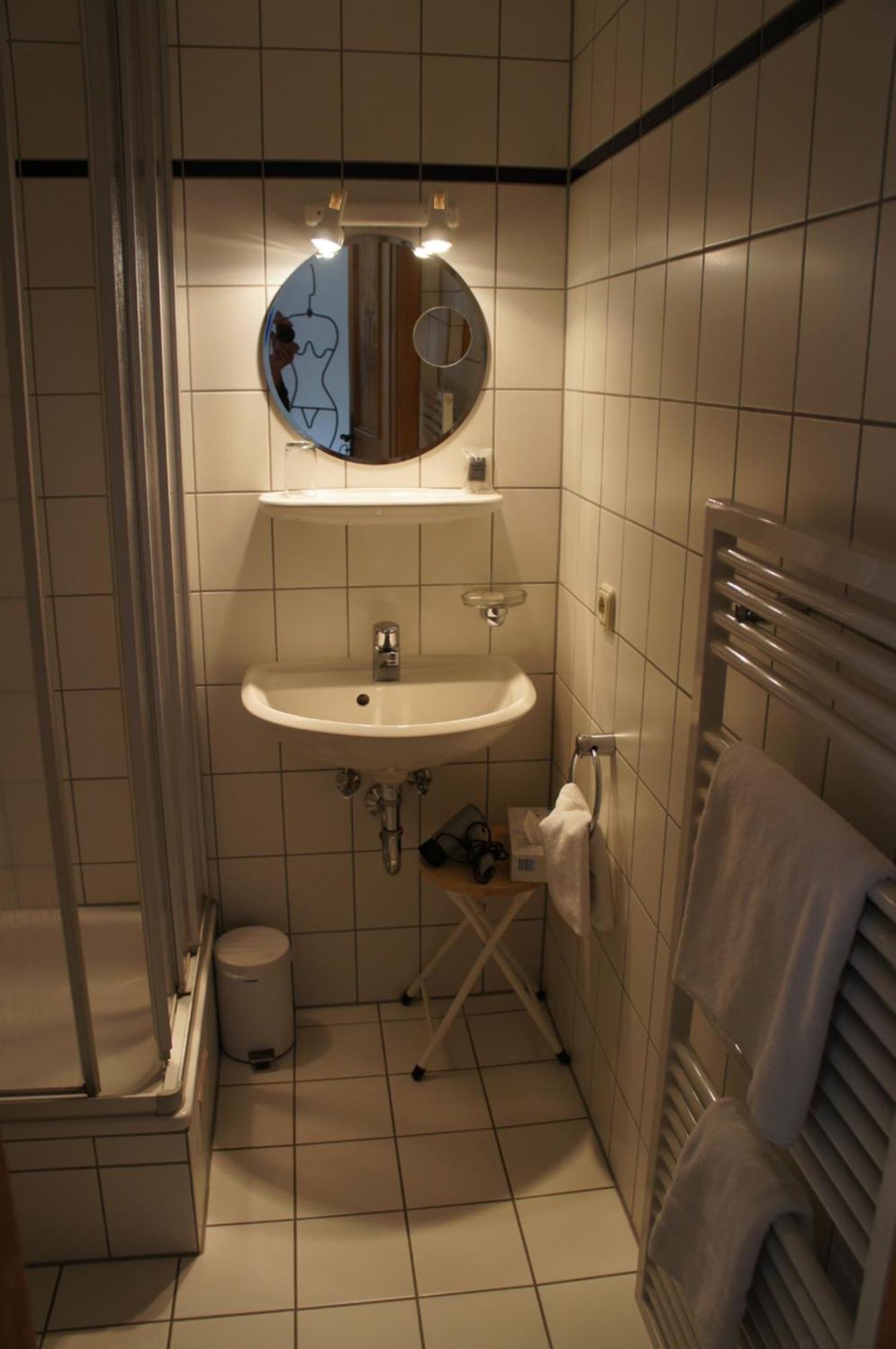 Hotel Schwarzer Adler Erlangen Quarto foto