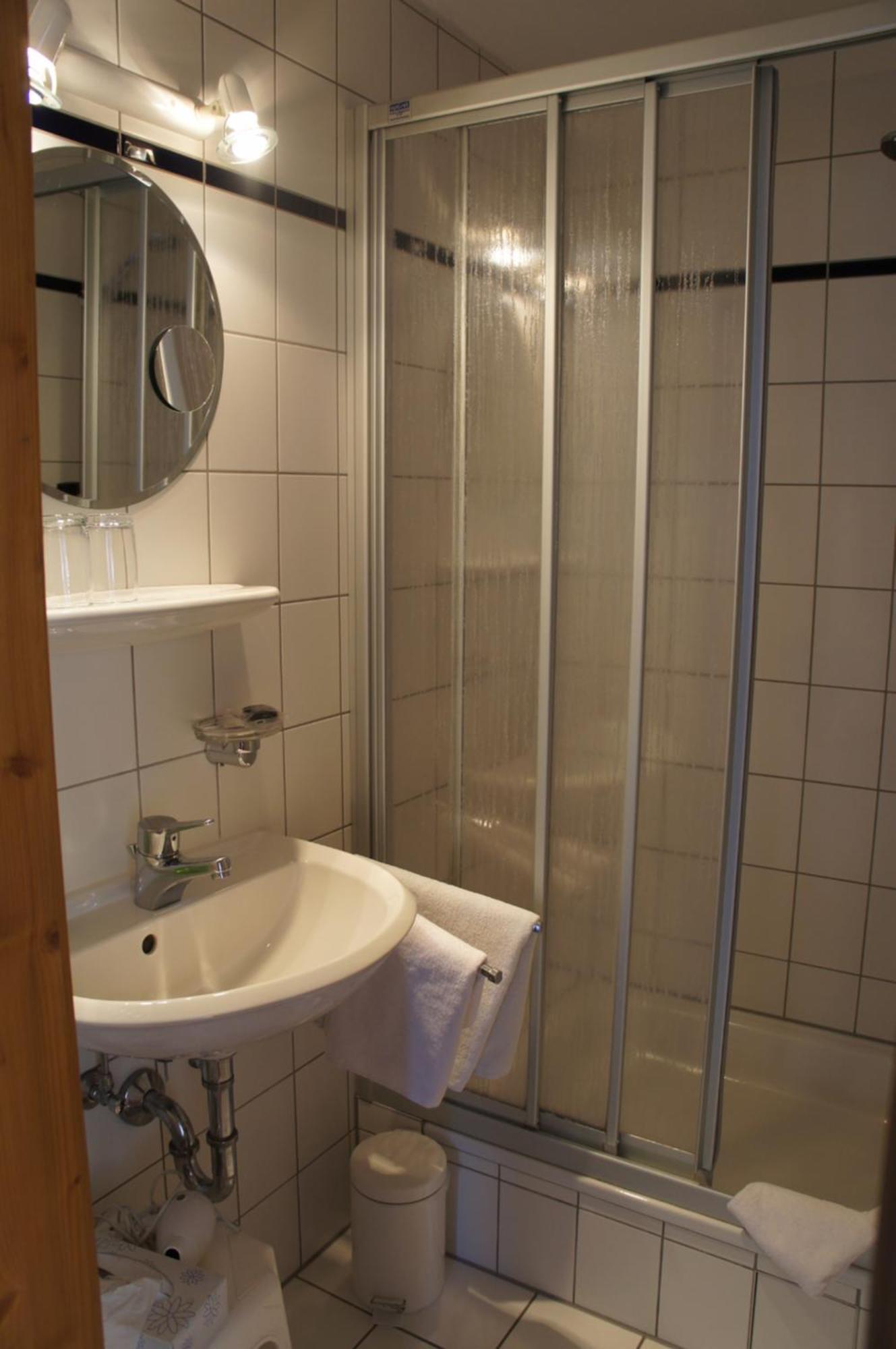 Hotel Schwarzer Adler Erlangen Quarto foto