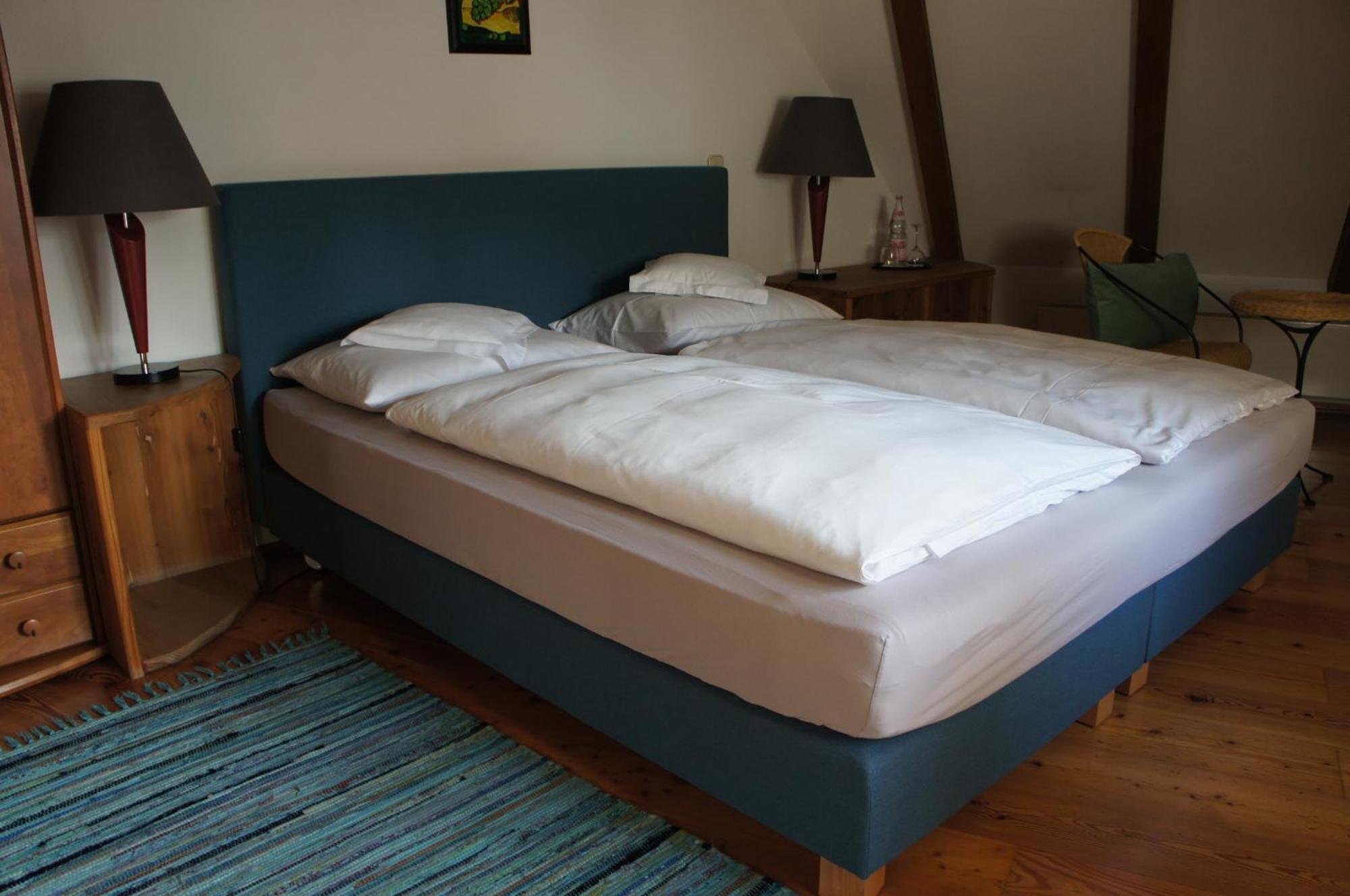 Hotel Schwarzer Adler Erlangen Quarto foto